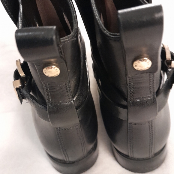 MICHAEL KORS ARLEY BLACK  GOLD Hardware  Leather Ankle Boots. - Picture 6 of 8